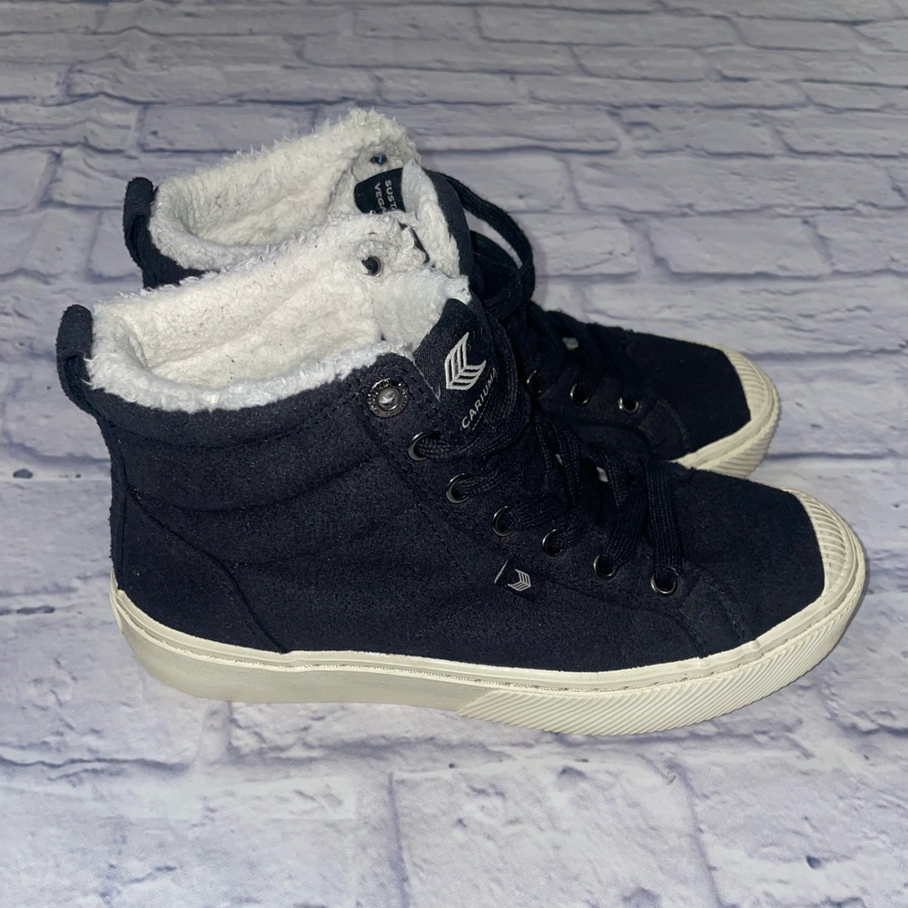 Cariuma OCA High Therma Size 6.5 Black Vegan Suede Boots